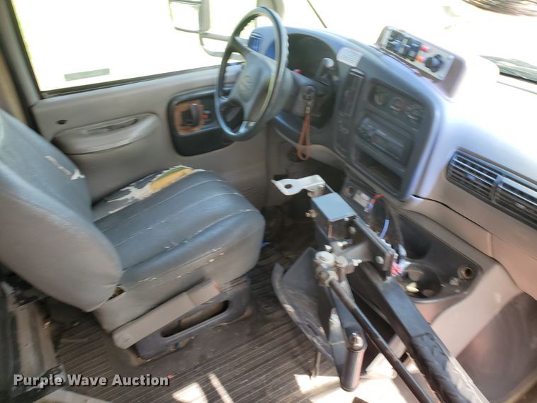 image for item IT9816 1998 Chevrolet G3500  Collins school bus