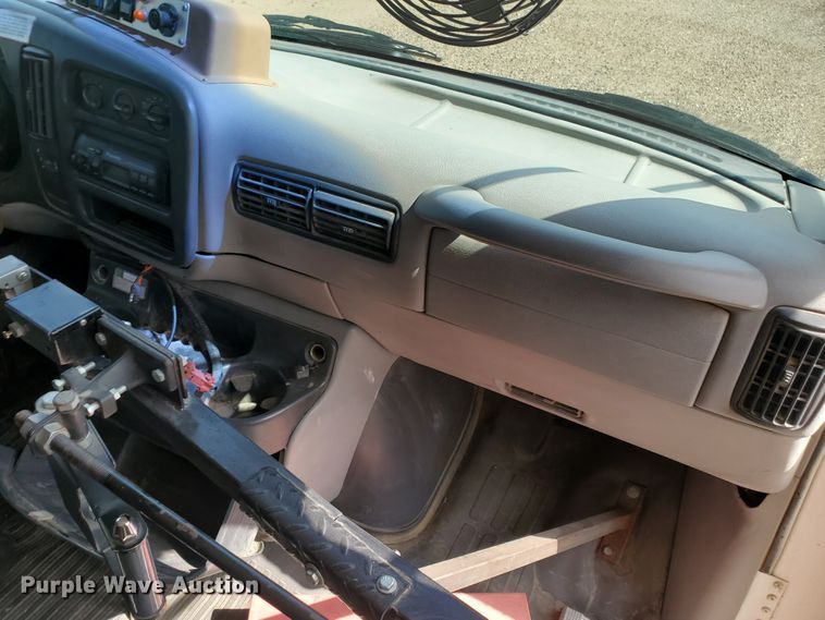 image for item IT9816 1998 Chevrolet G3500  Collins school bus