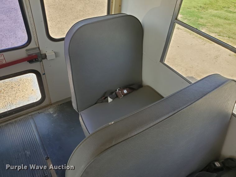 image for item IT9816 1998 Chevrolet G3500  Collins school bus