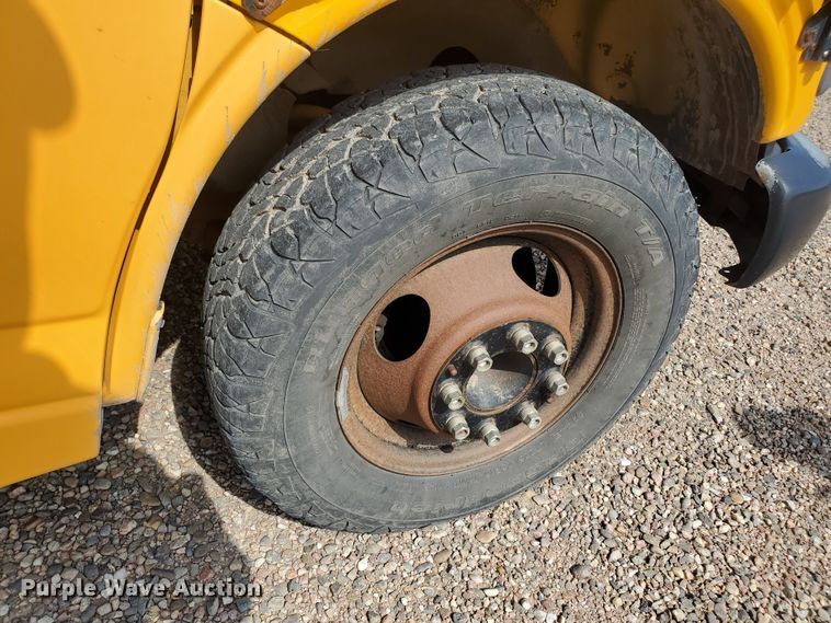 image for item IT9816 1998 Chevrolet G3500  Collins school bus