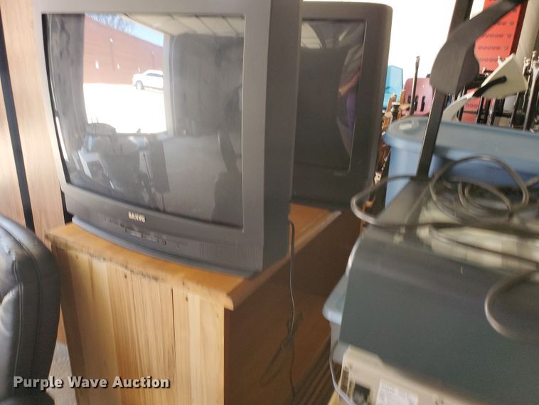 image for item JM9739 Office supplies and equipment