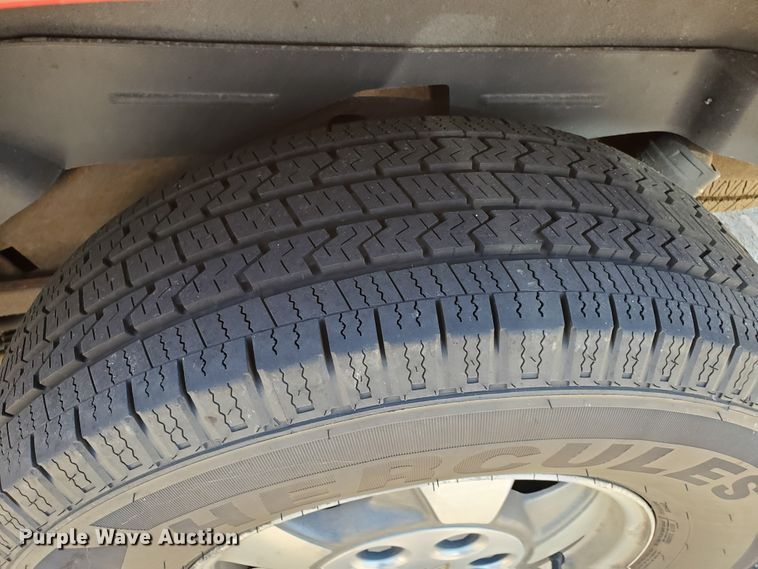 image for item JM9749 2002 Chevrolet Suburban 1500 LS  SUV