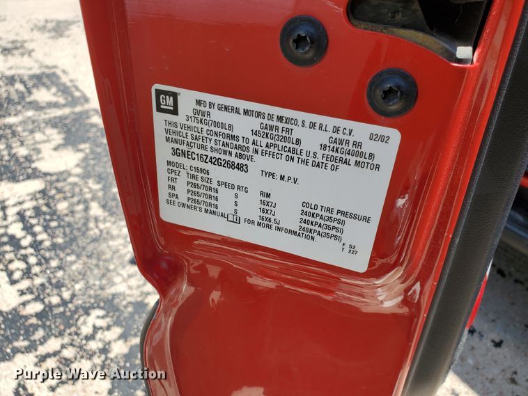 image for item JM9749 2002 Chevrolet Suburban 1500 LS  SUV