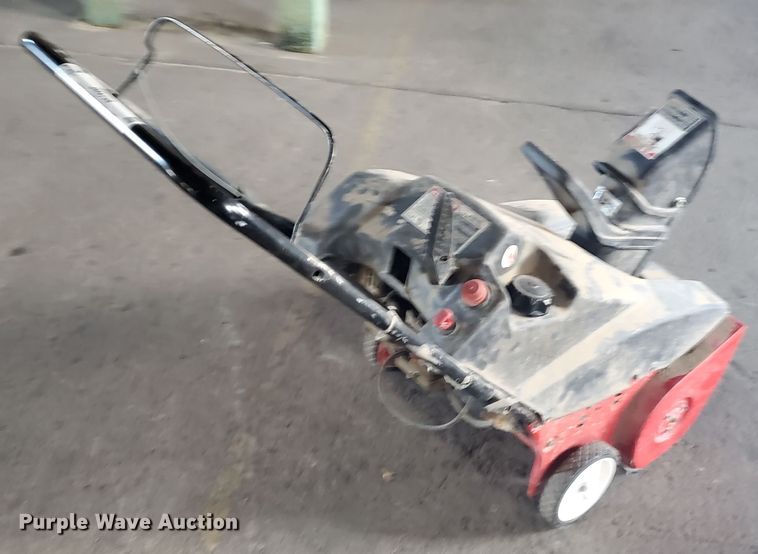 image for item JM9758 Yard Machines  snow blower