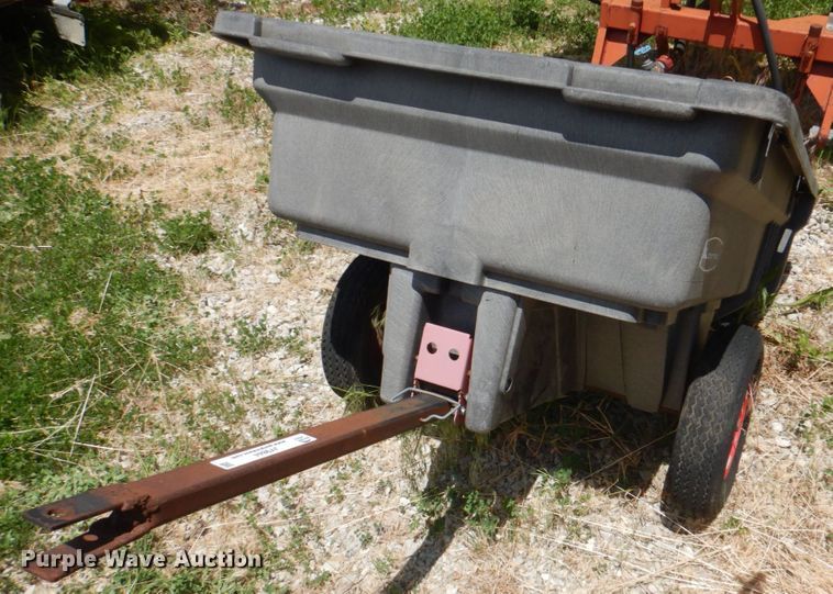 Rubbermaid yard trailer in Shenandoah, IA Item JY9844 sold Purple Wave