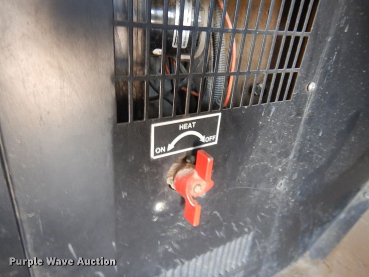 image for item JZ9988 1996 GMC B7  school bus