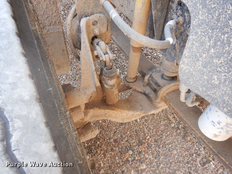 image for item JZ9988 1996 GMC B7  school bus