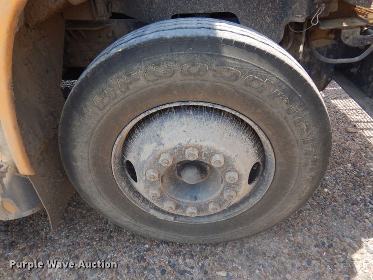 image for item JZ9988 1996 GMC B7  school bus