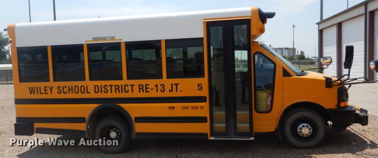 image for item JZ9989 2009 Chevrolet Express 3500  school bus