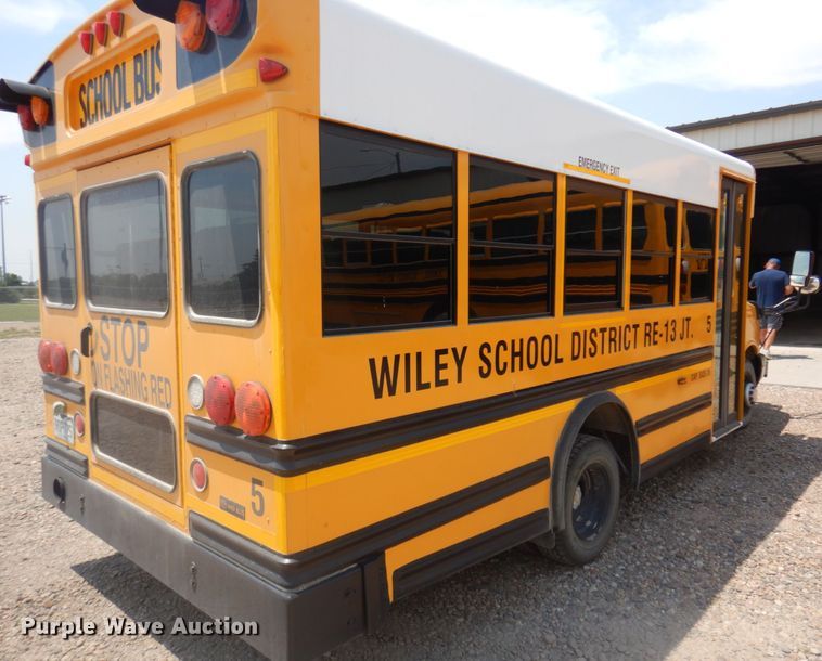 image for item JZ9989 2009 Chevrolet Express 3500  school bus