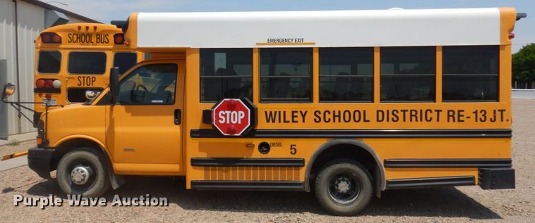 image for item JZ9989 2009 Chevrolet Express 3500  school bus