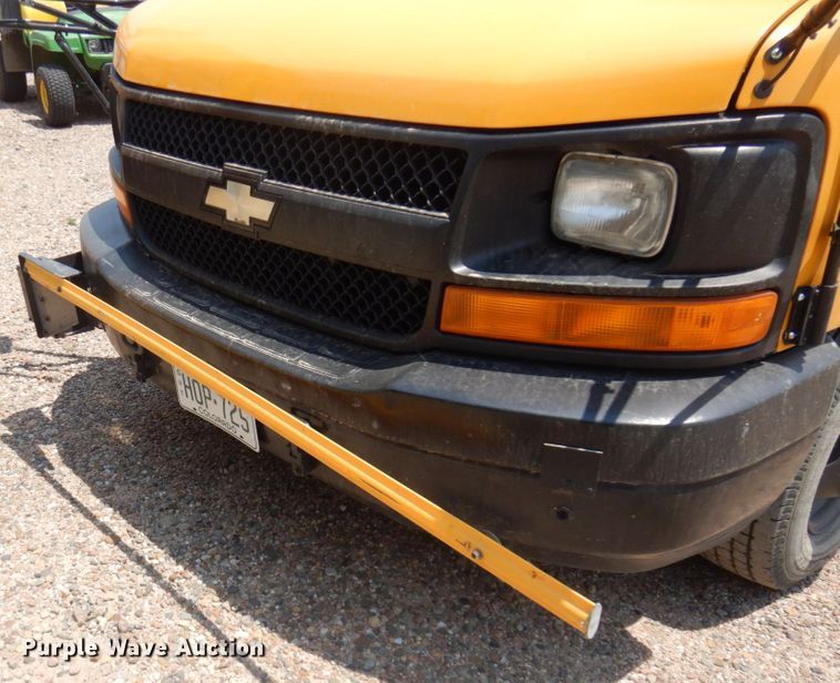 image for item JZ9989 2009 Chevrolet Express 3500  school bus