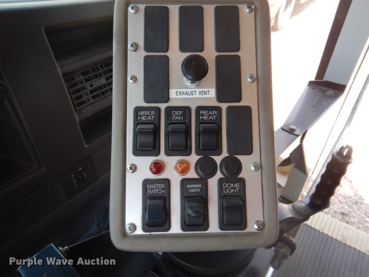 image for item JZ9989 2009 Chevrolet Express 3500  school bus