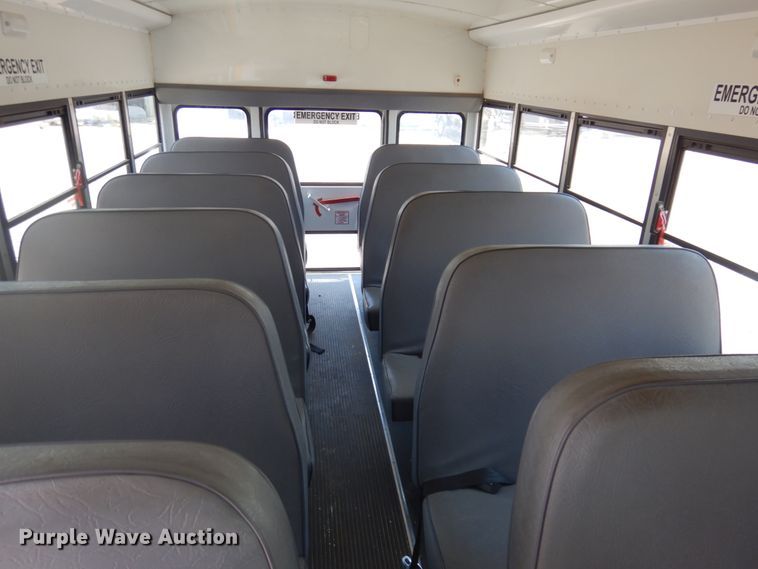 image for item JZ9989 2009 Chevrolet Express 3500  school bus