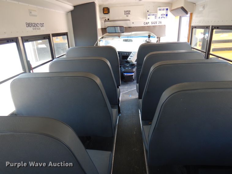 image for item JZ9989 2009 Chevrolet Express 3500  school bus