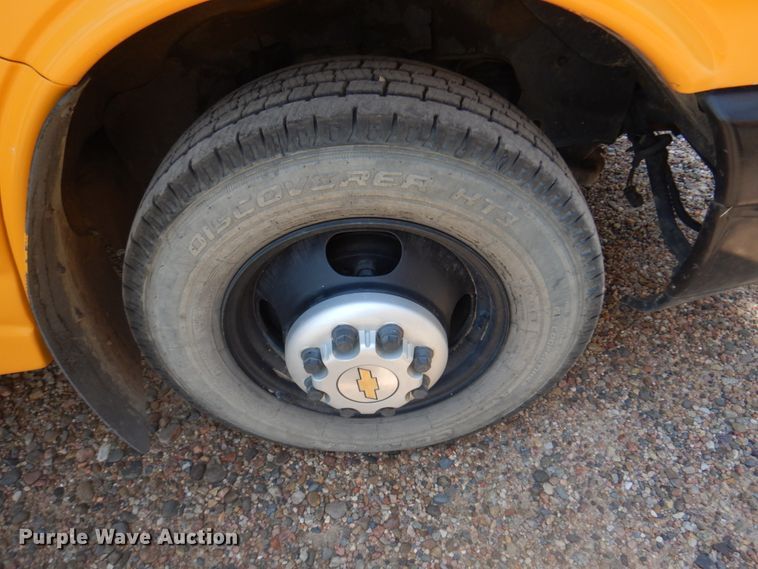 image for item JZ9989 2009 Chevrolet Express 3500  school bus