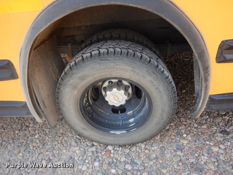 image for item JZ9989 2009 Chevrolet Express 3500  school bus