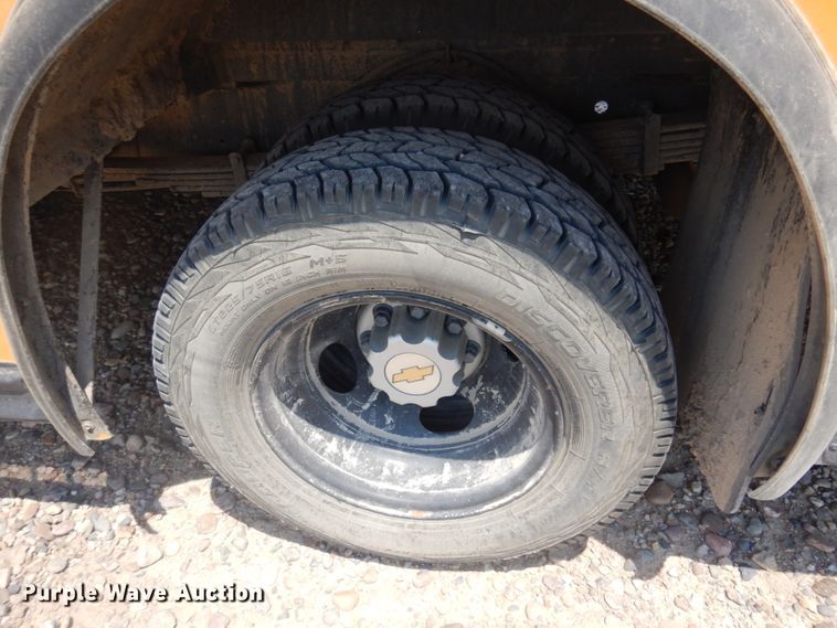 image for item JZ9989 2009 Chevrolet Express 3500  school bus