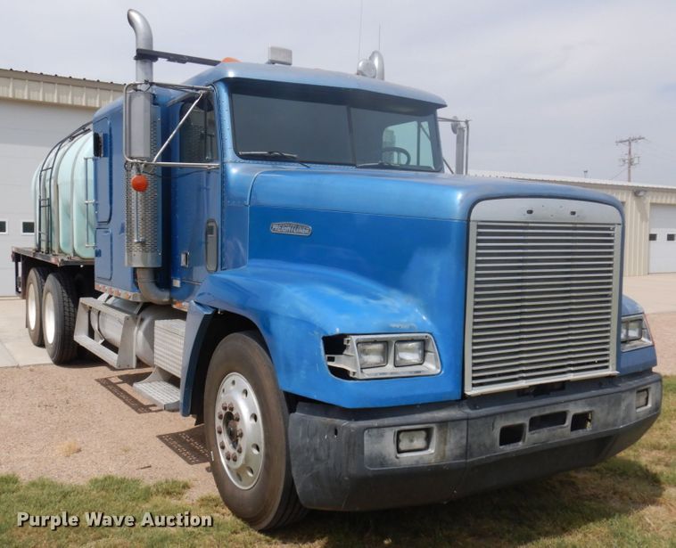 image for item JZ9994 1989 Freightliner FLD120  flatbed truck