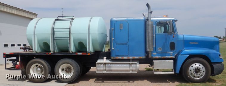 image for item JZ9994 1989 Freightliner FLD120  flatbed truck