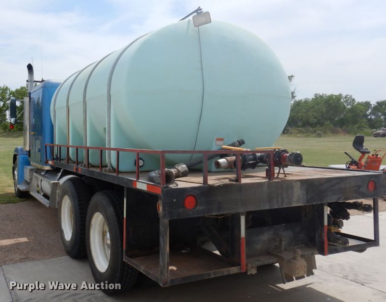 image for item JZ9994 1989 Freightliner FLD120  flatbed truck