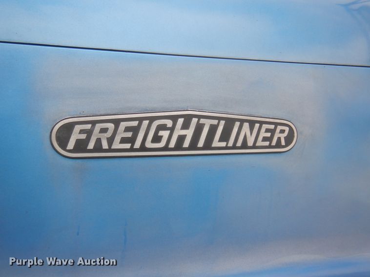 image for item JZ9994 1989 Freightliner FLD120  flatbed truck