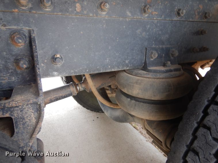 image for item JZ9994 1989 Freightliner FLD120  flatbed truck