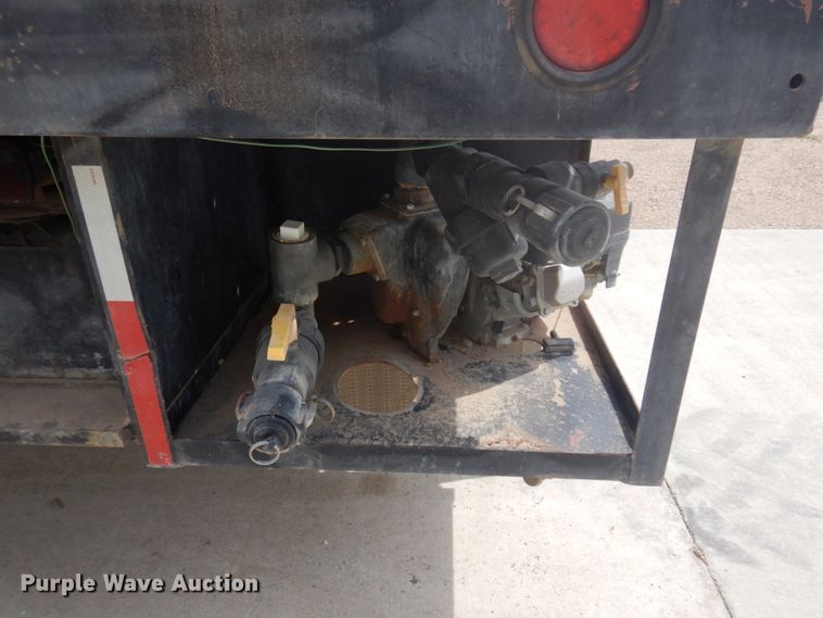 image for item JZ9994 1989 Freightliner FLD120  flatbed truck