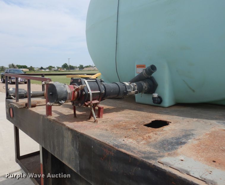 image for item JZ9994 1989 Freightliner FLD120  flatbed truck