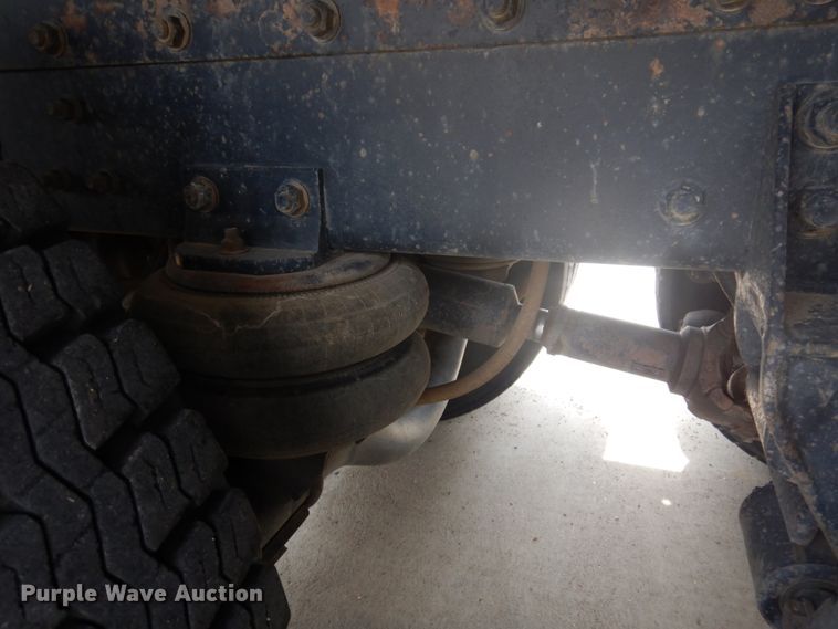 image for item JZ9994 1989 Freightliner FLD120  flatbed truck