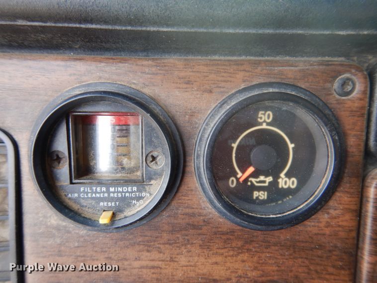 image for item JZ9994 1989 Freightliner FLD120  flatbed truck