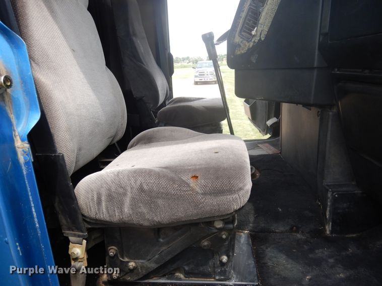 image for item JZ9994 1989 Freightliner FLD120  flatbed truck