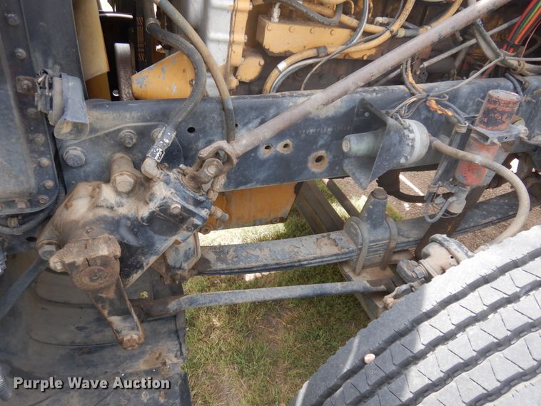 image for item JZ9994 1989 Freightliner FLD120  flatbed truck