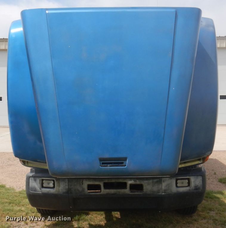 image for item JZ9994 1989 Freightliner FLD120  flatbed truck
