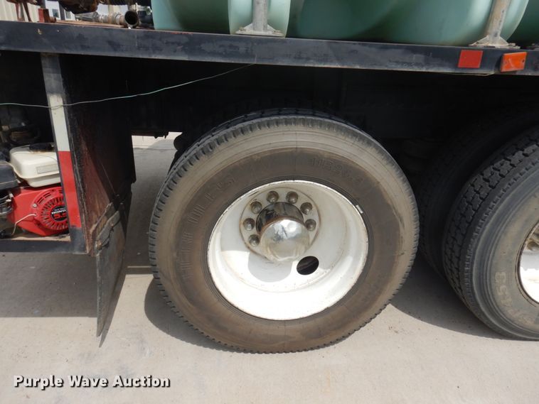 image for item JZ9994 1989 Freightliner FLD120  flatbed truck