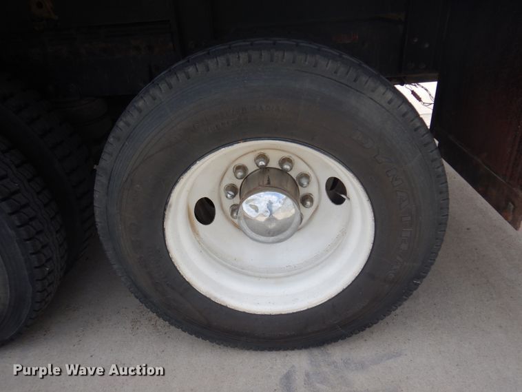 image for item JZ9994 1989 Freightliner FLD120  flatbed truck