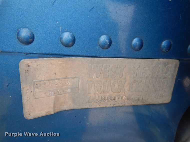 image for item JZ9994 1989 Freightliner FLD120  flatbed truck