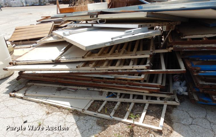 image for item KW0006 Approximately 120 livestock panels