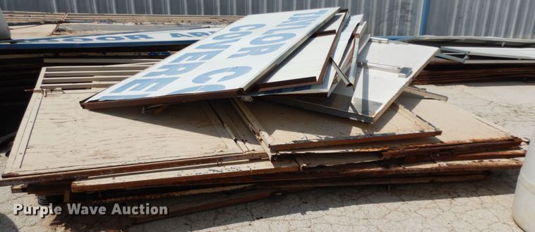 image for item KW0006 Approximately 120 livestock panels