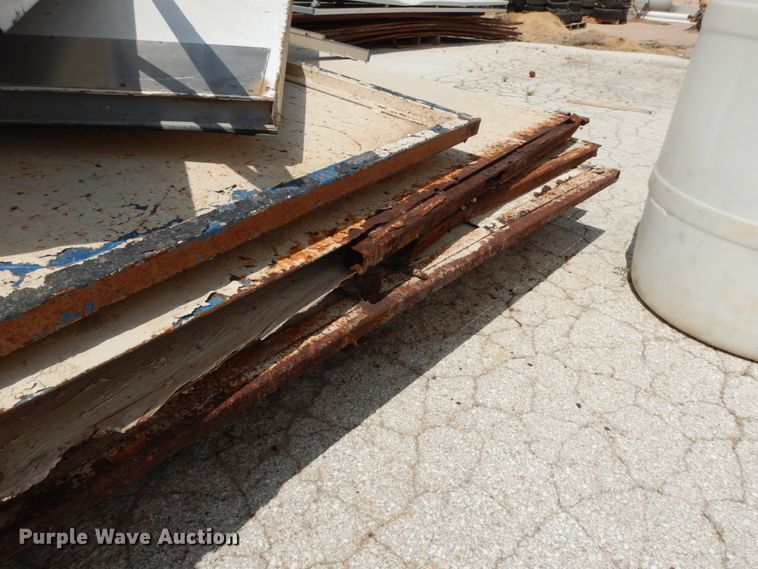 image for item KW0006 Approximately 120 livestock panels