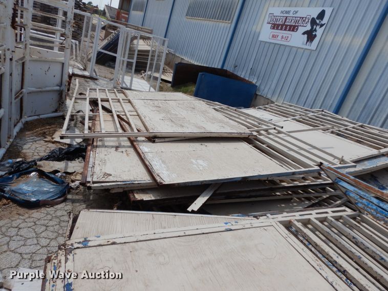 image for item KW0006 Approximately 120 livestock panels