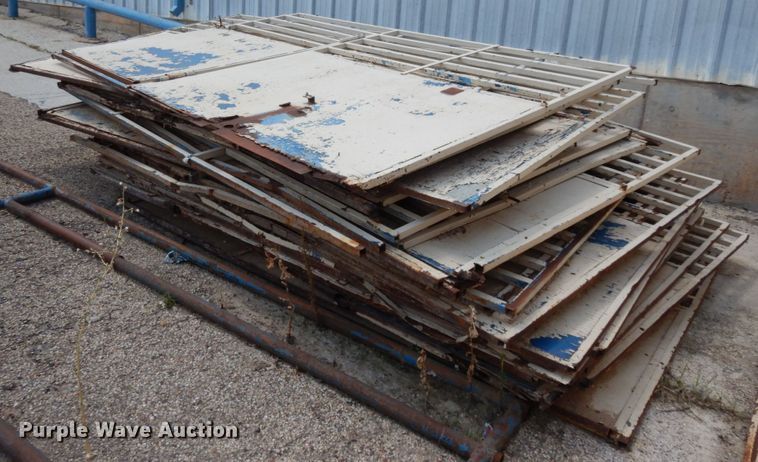 image for item KW0006 Approximately 120 livestock panels