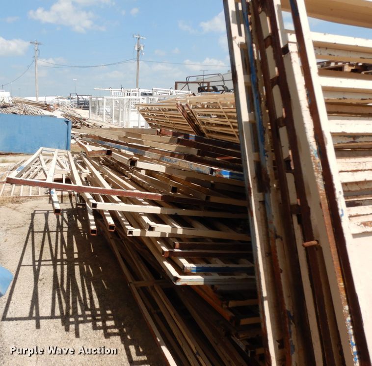 image for item KW0006 Approximately 120 livestock panels