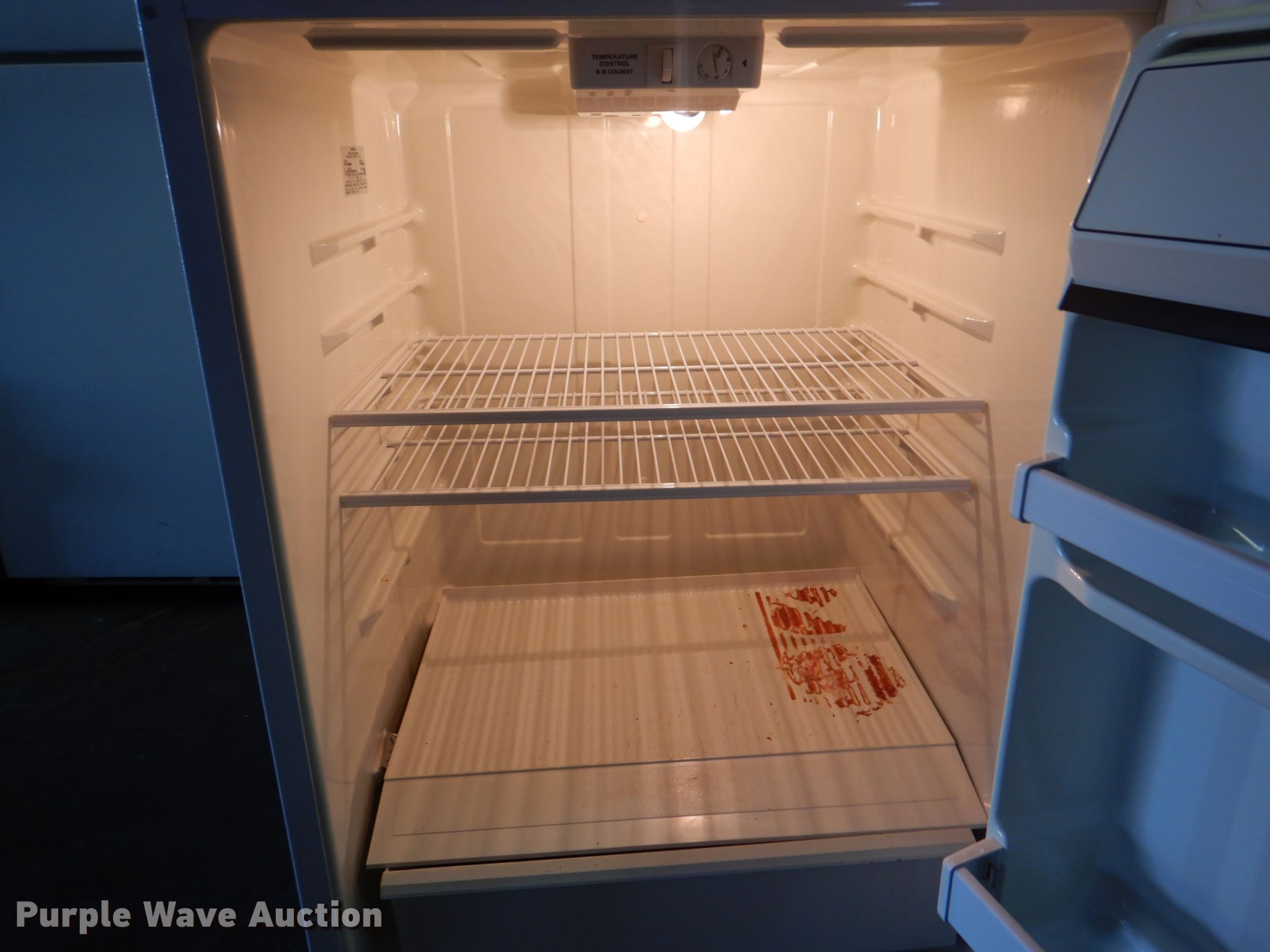 Hotpoint refrigerator in Tulsa, OK Item IE9311 sold Purple Wave
