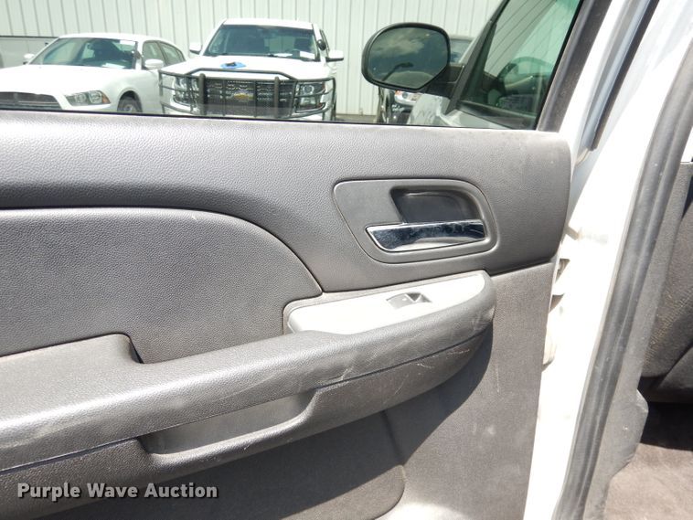 image for item DG0680 2011 Chevrolet Suburban 2500  SUV