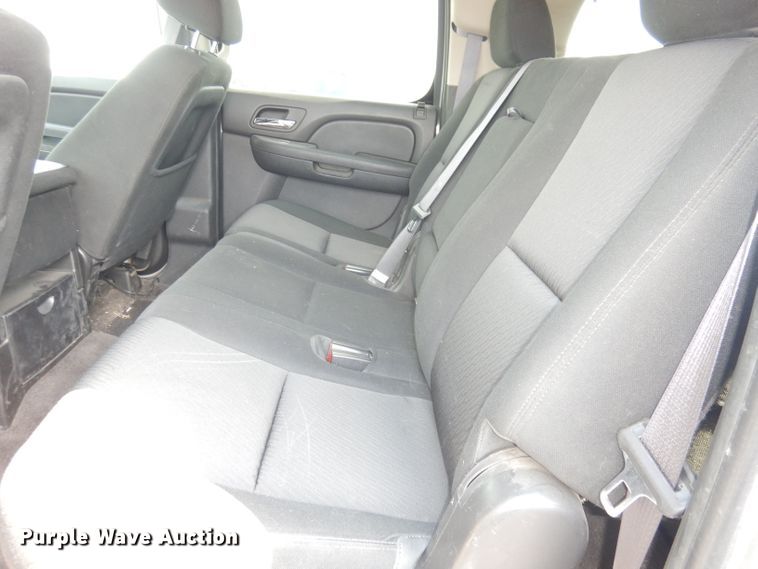 image for item DG0680 2011 Chevrolet Suburban 2500  SUV