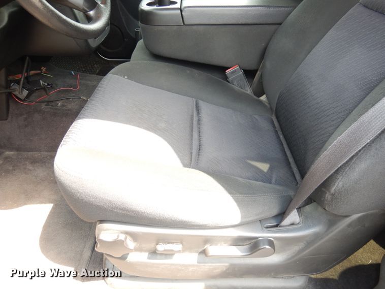 image for item DG0680 2011 Chevrolet Suburban 2500  SUV