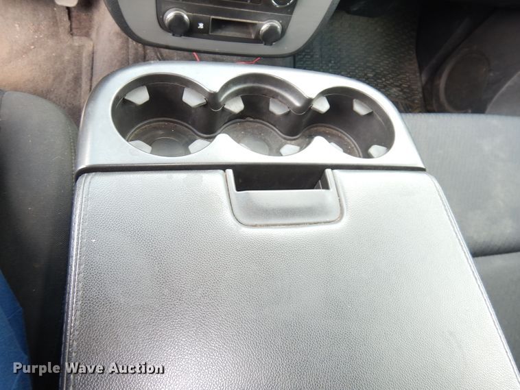 image for item DG0680 2011 Chevrolet Suburban 2500  SUV