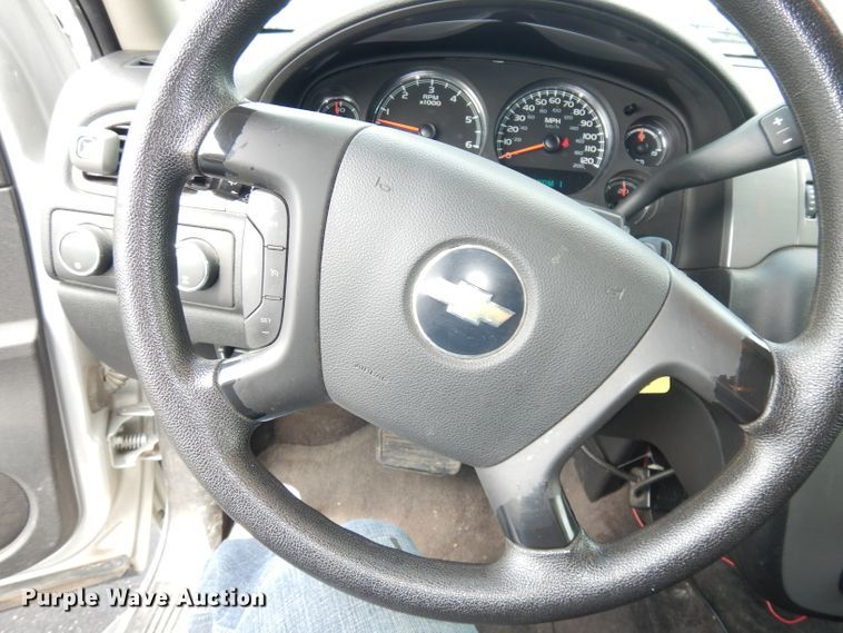 image for item DG0680 2011 Chevrolet Suburban 2500  SUV