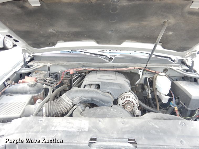 image for item DG0680 2011 Chevrolet Suburban 2500  SUV